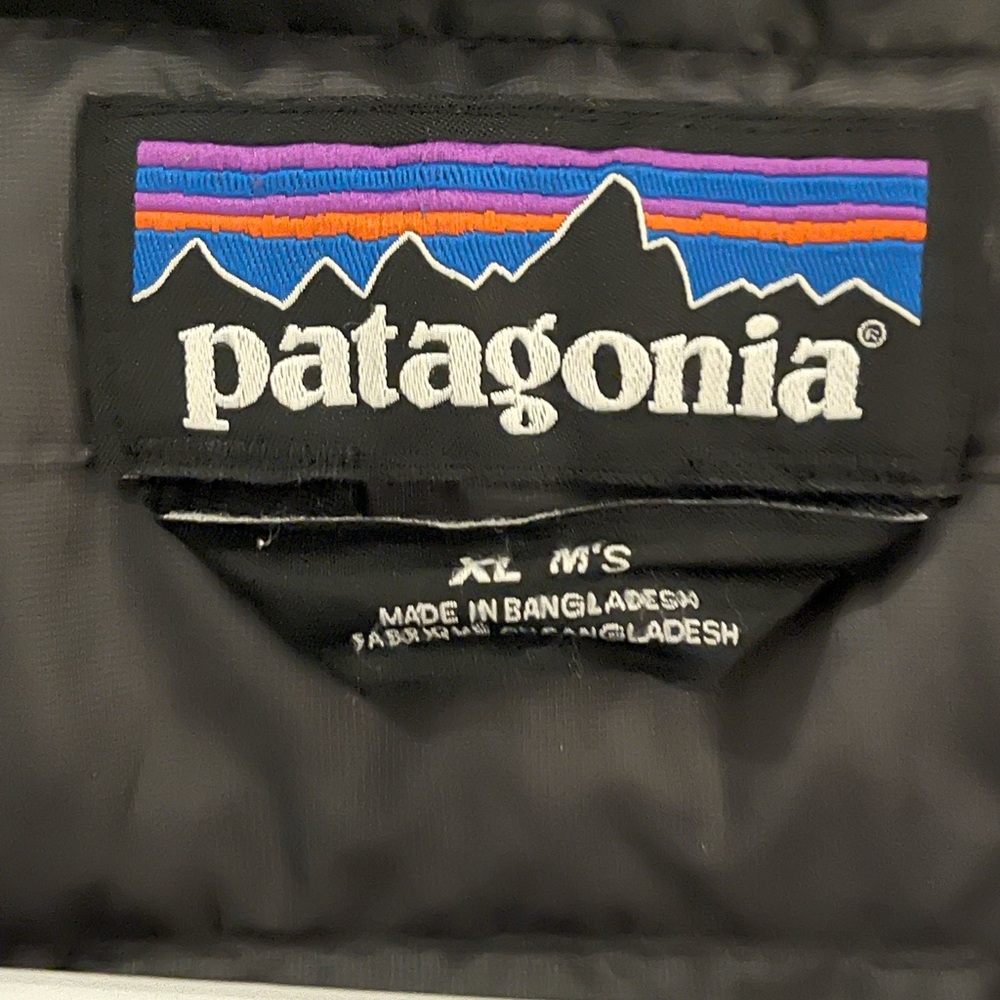 Patagonia Men's Charcoal Puffer Jacket - Picture 5 of 8